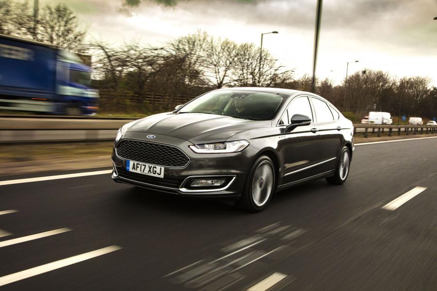  Ford Vignale Mondeo Hybrid Sedan 2016 года  (UK) (фото 1 из 6)